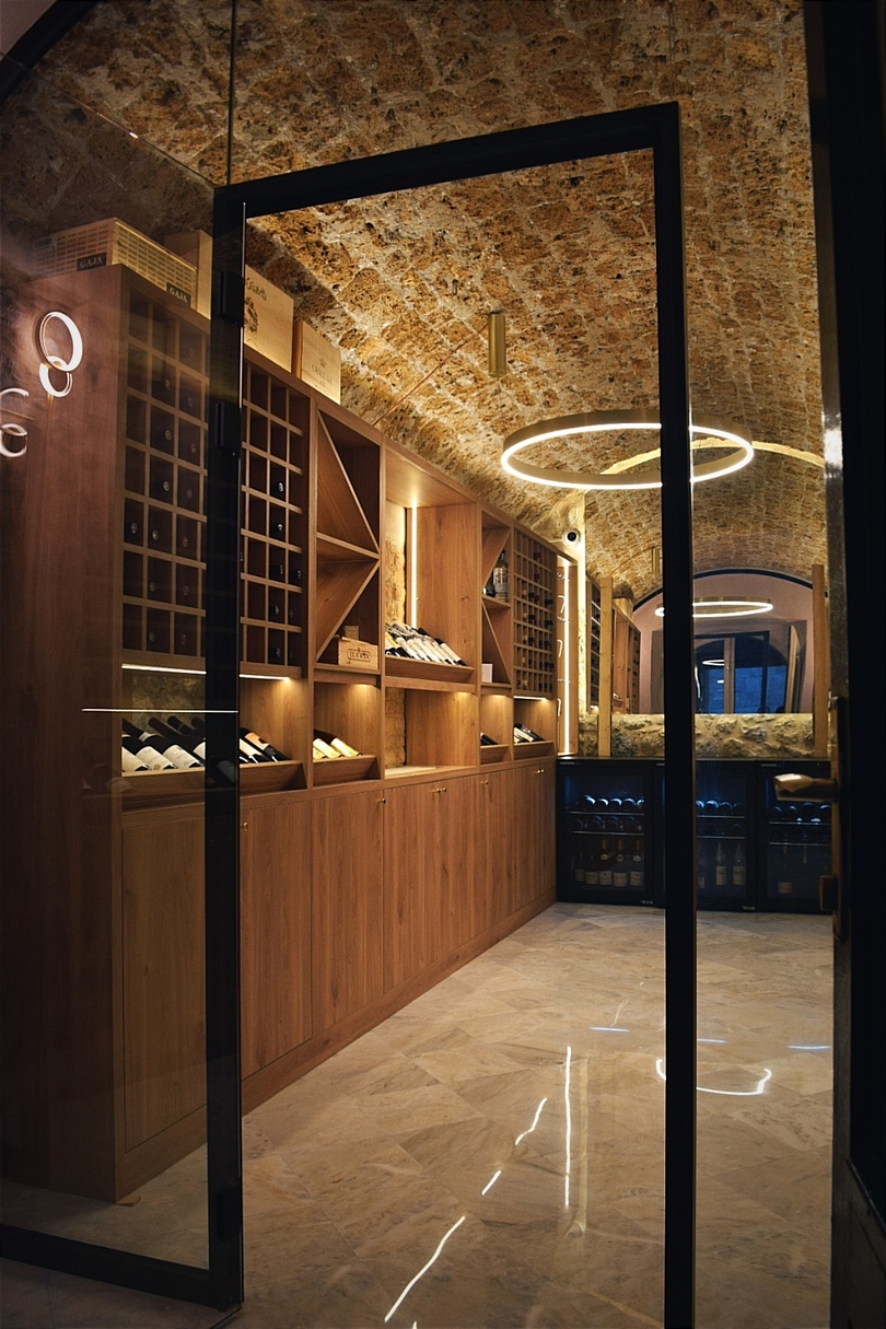 Restaurant Dubrovnik - Restoran Dubrovnik - door opening of wine cellar